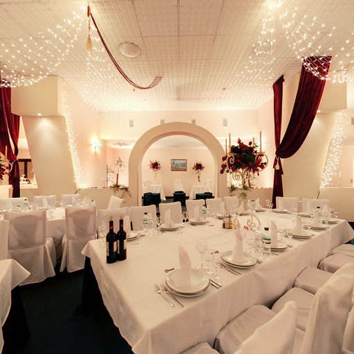 Banquet hall in Dnister Premier Hotel