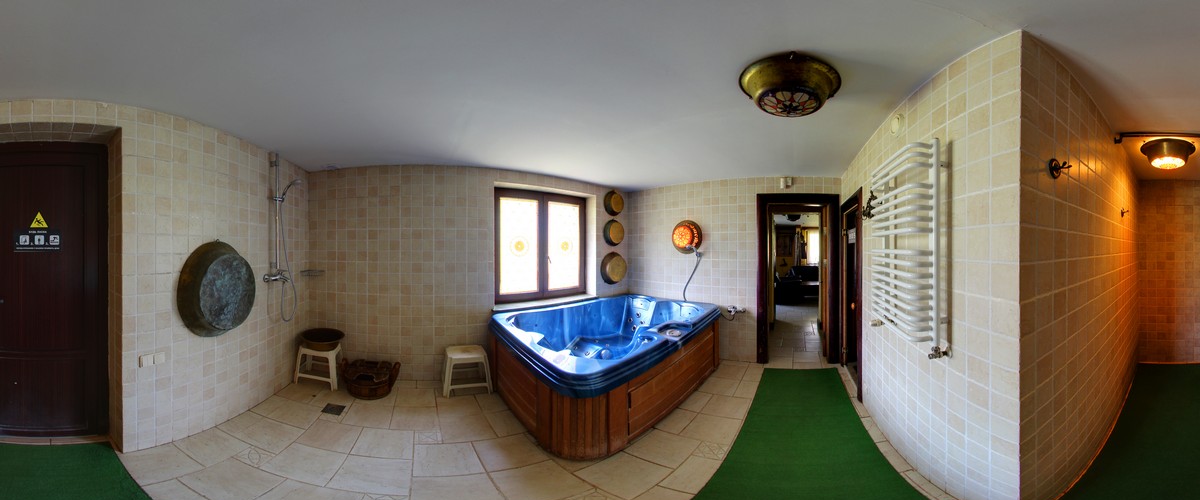 SPA-complex, hot tub
