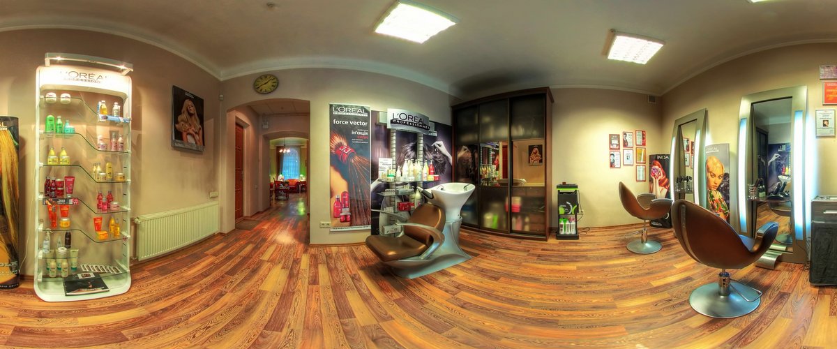 Зал перукарні
