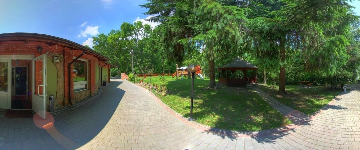 Подвір’я ресторану