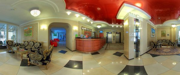 UKR_(Рецепція готелю)