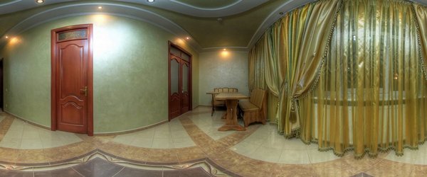 Вхід в сауну і кімнату відпочинку