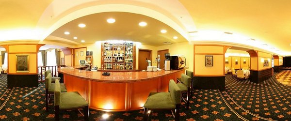 Барна стійка ресторану «Наварія Нова»