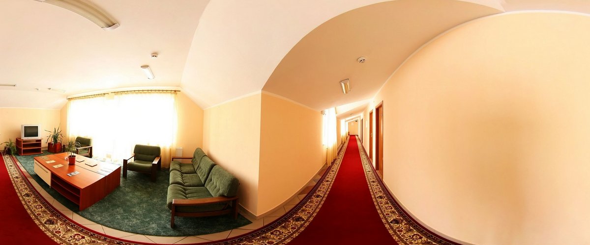 Хол готелю, коридор