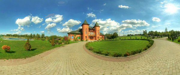 Головний корпус. Центральний в'їзд