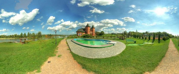 Відкритий басейн та тенісний корт