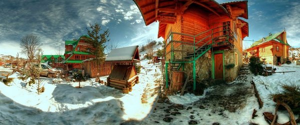 Двір, Бойківський котедж