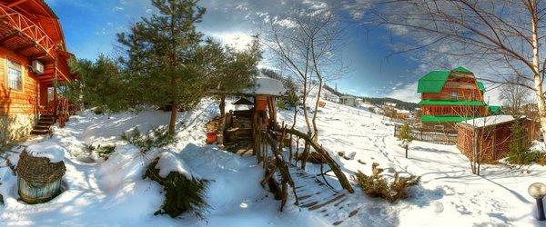 Бойківський котедж, мангал