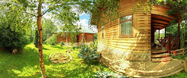 Двір, Бойківський котедж