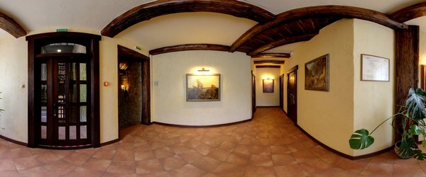 Коридори готелю