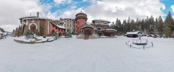 Зима (лютий 2018). Денний фасад