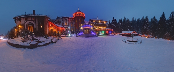 Зима (лютий 2018). Вечірній фасад