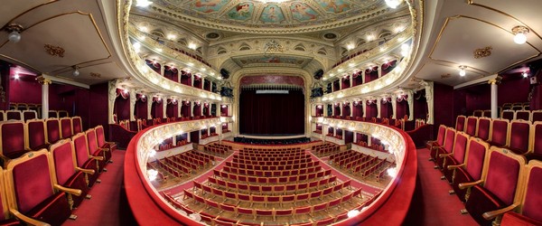 1 балкон театру