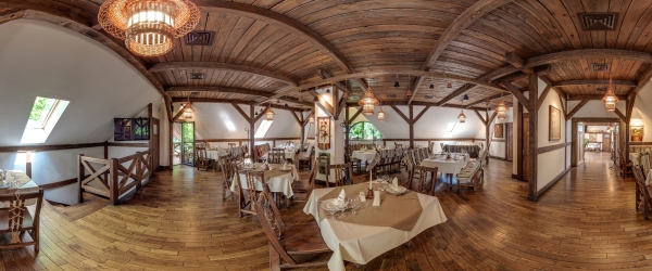 Верхній центральний зал