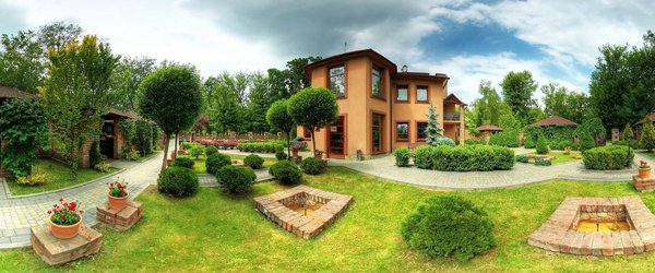 Літній дворик