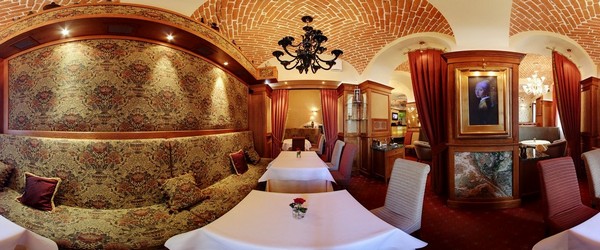 Обідня зала