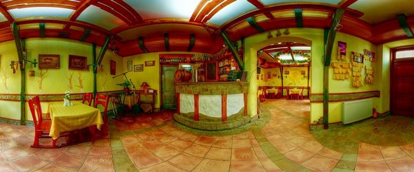 Зал ресторану, бар